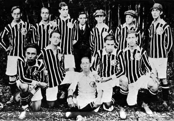 Uma das primeiras formações do Atlético na década de 1910 - Arquivo EM/D.A Press