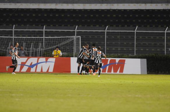 Imagens da vitória do Atlético sobre a Ponte Preta, por 1 a 0, em Campinas - Credito Edu Fortes/ANN 