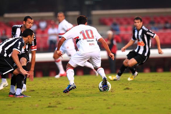 Imagens do duelo entre São Paulo e Atlético pela 5ª rodada do Brasileiro - Idário Café/VIPCOMM