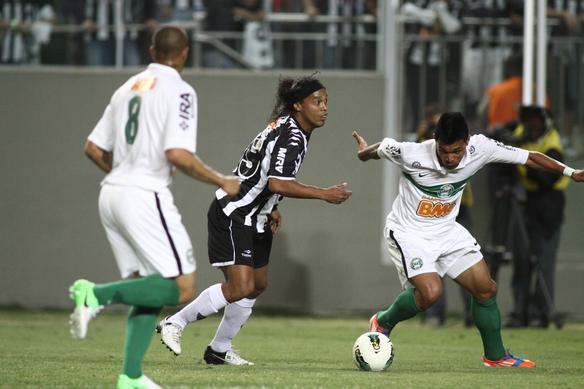 Imagens de Atlético e  Coritiba,  no Independência,  pela 15ª rodada do Brasileirão - Rodrigo Clemente/EM/D.A Press