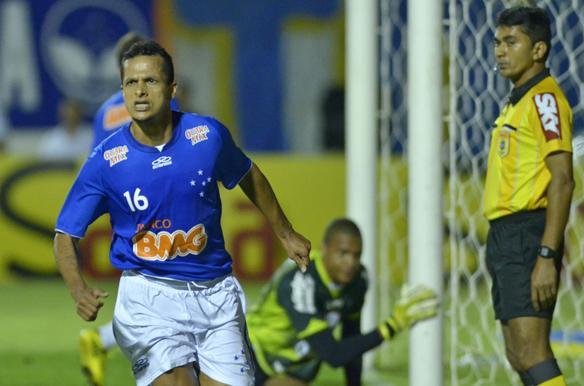 Cruzeiro vence a Portuguesa por 2 a 0, em Varginha - Pedro Vilela/Agência i7