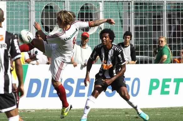 Imagens de Atlético e Fluminense, no Independência - Rodrigo Clemente e Juarez Rodrigues