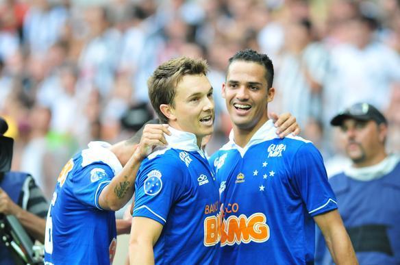 Dagoberto entrou no segundo tempo e marcou o segundo gol do Cruzeiro - Alexandre Guzanshe/EM/D.A Press