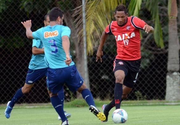 Imagens do jogo-treino contra o Atlético-PR na Toca da Raposa - Divulgação/Atlético-PR