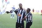 Dona Miguelina prestigia Ronaldinho no cl�ssico