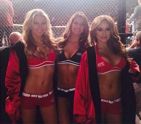 Da direita para a esquerda: octagon girls Chrissy Blair, Vanessa Hanson e Brittney Palmer posam para foto durante UFC 182