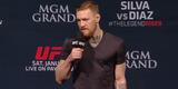Confira a galeria de fotos da pesagem do UFC 183 - Irlandês Conor McGregor deu show no jogo de perguntas e respostas com os fãs