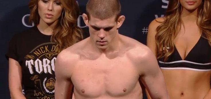 Confira a galeria de fotos da pesagem do UFC 183 - Joe Lauzon