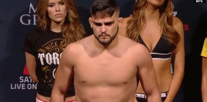 Confira a galeria de fotos da pesagem do UFC 183 - Kelvin Gastelum