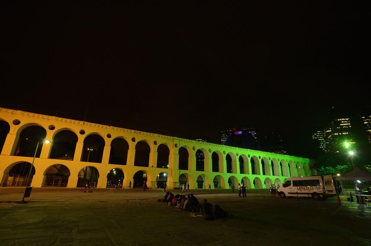 Monumentos Do Brasil E Do Mundo S O Iluminados De Verde E Amarelo Rio