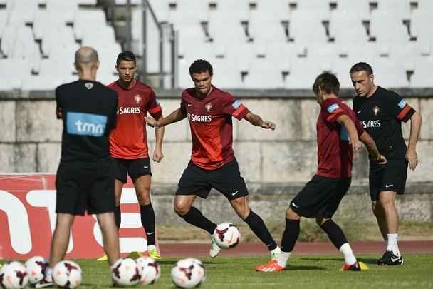 Paulo Bento e Cristiano Ronaldo: boa relação desmoronou depois da eliminação de Portugal na primeira fase da Copa do Mundo de 2014