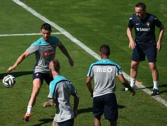 Paulo Bento e Cristiano Ronaldo: boa relação desmoronou depois da eliminação de Portugal na primeira fase da Copa do Mundo de 2014
