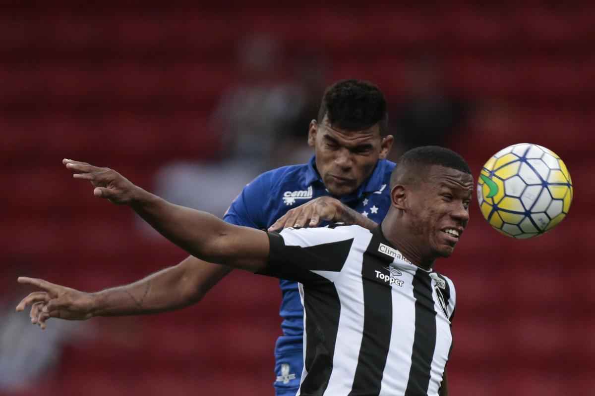 Imagens Do Jogo Entre Botafogo E Cruzeiro No Man Garrincha Superesportes