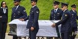 Corpos das vítimas da queda do voo da Chapecoense deixam Medellín rumo a Chapecó. Velório neste sábado, na cidade catarinense, deve reunir mais de cem mil pessoas e mil jornalistas do mundo todo