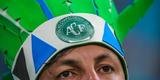 Torcedores foram vestidos ou pintados de verde na final da Copa do Brasil, entre Grêmio e Atlético, em Porto Alegre, para homenagear a Chape e as vítimas do acidente aéreo na Colômbia.