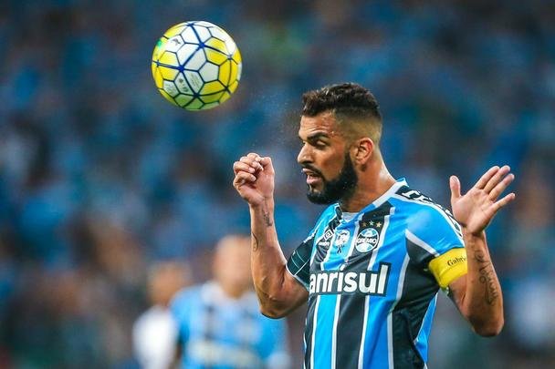 Imagens do duelo decisivo da Copa do Brasil, entre Grêmio e Atlético, na Arena, em Porto Alegre