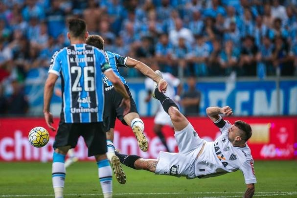 Imagens do duelo decisivo da Copa do Brasil, entre Grêmio e Atlético, na Arena, em Porto Alegre