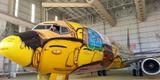 O Boeing 737 foi totalmente estilizado pelos artistas Otávio e Gustavo Pandolfo