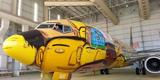 O Boeing 737 foi totalmente estilizado pelos artistas Otávio e Gustavo Pandolfo