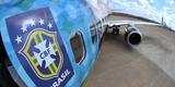 O Boeing 737 foi totalmente estilizado pelos artistas Otávio e Gustavo Pandolfo