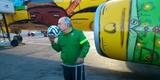 Fake do técnico Luiz Felipe Scolari em Confins antes do voo inaugural do avião oficial da Seleção Brasileira