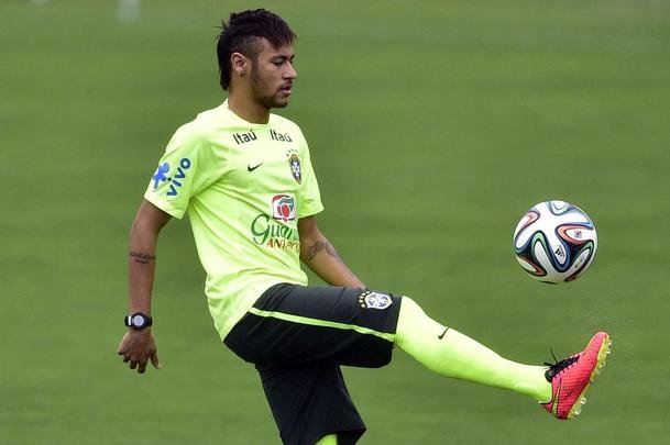 Jogadores da Seleção treinando na Granja Comary, em Teresópolis