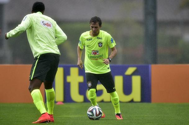 Jogadores da Seleção treinando na Granja Comary, em Teresópolis