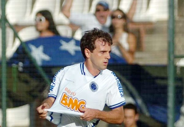 Alexandre Guzanshe/EM/D.A Press