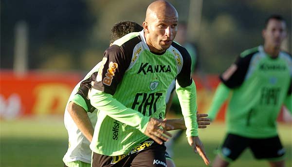 Alexandre Guzanshe/EM/D.A Press