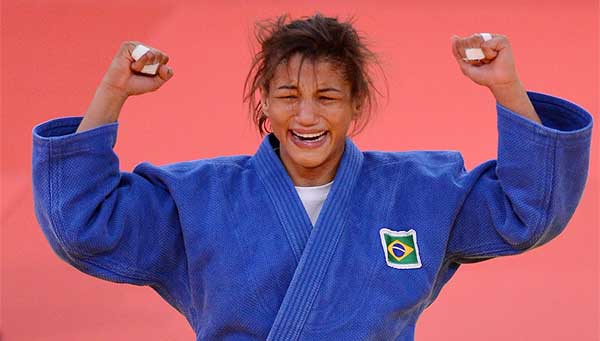 Sarah Menezes fatura ouro inédito para o Brasil no judô feminino, categoria 48kg