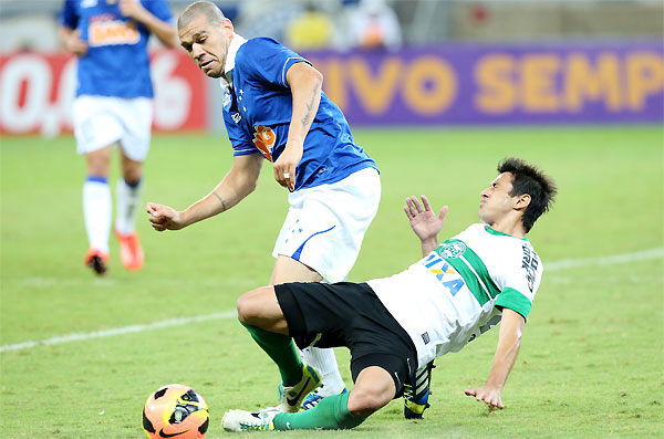 Volante Nilton disputou todas os jogos do Cruzeiro no Brasileiro e marcou três gols  (Joao Miranda/Esp.EM/D.A Press)
