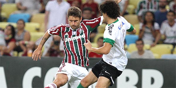 Mesmo jogando diante da torcida, Fluminense teve dificuldades no jogo e saiu apenas com empate (Crédito: Ricardo Ayres/Photocamera)