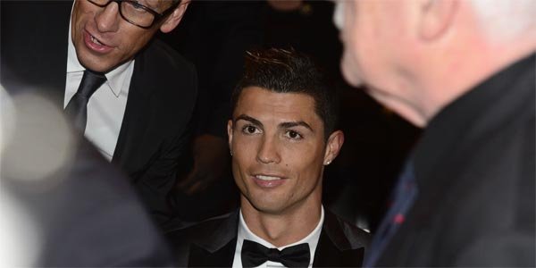 Cristiano Ronaldo durante a cerimônia do prêmio Bola de Ouro da Fifa (Reuters)