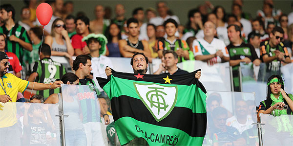 América quer chegar a acordo com Cruzeiro para reduzir o preço do ingresso de visitante ou ao menos liberar as presenças do sócios do Onda Verde no Mineirão. Reunião acontece nesta quinta (Rodrigo Clemente/EM/D.A Press) América quer chegar a acordo com Cruzeiro para reduzir o preço do ingresso de visitante ou ao menos liberar as presenças do sócios do Onda Verde no Mineirão. Reunião acontece nesta quinta (Rodrigo Clemente/EM/D.A Press)