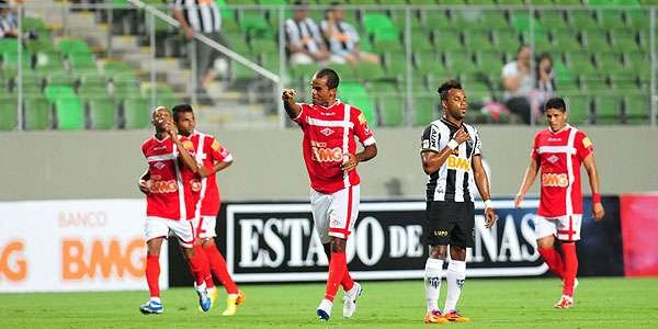  (Alexandre Guzanshe/EM/D.A Press)