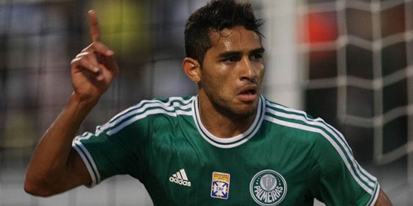 De pênalti, Alan Kardec marcou o primeiro gol do Palmeiras na vitória sobre o XV de Piracicaba (Site oficial do Palmeiras)