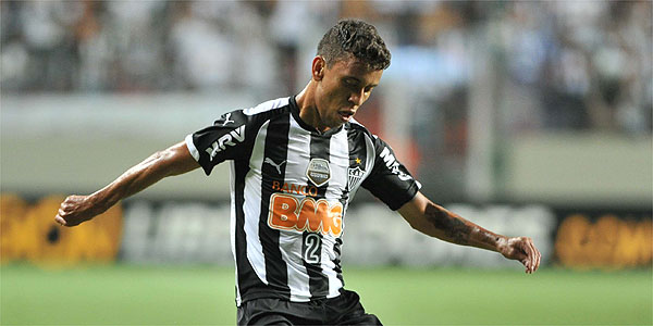 Lateral-direito Marcos Rocha está fora da decisão do Campeonato Mineiro (Alexandre Guzanshe/EM/D.A Press)