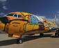 Avião da Seleção Brasileira é estilizado por grafiteiros e fará voo inaugural nesta terça