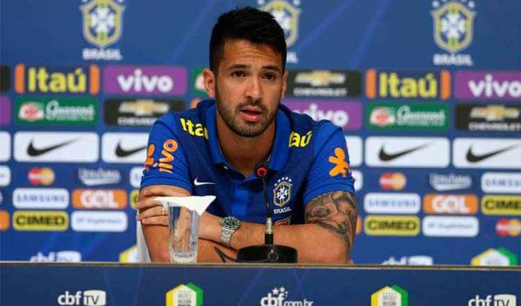 COMENTE: O Palmeiras deve seguir reforçando o elenco?