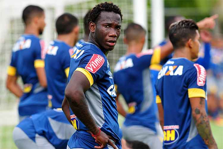 No Cruzeiro, Caicedo terá desafio de retomar sucesso de zagueiros ... - Superesportes