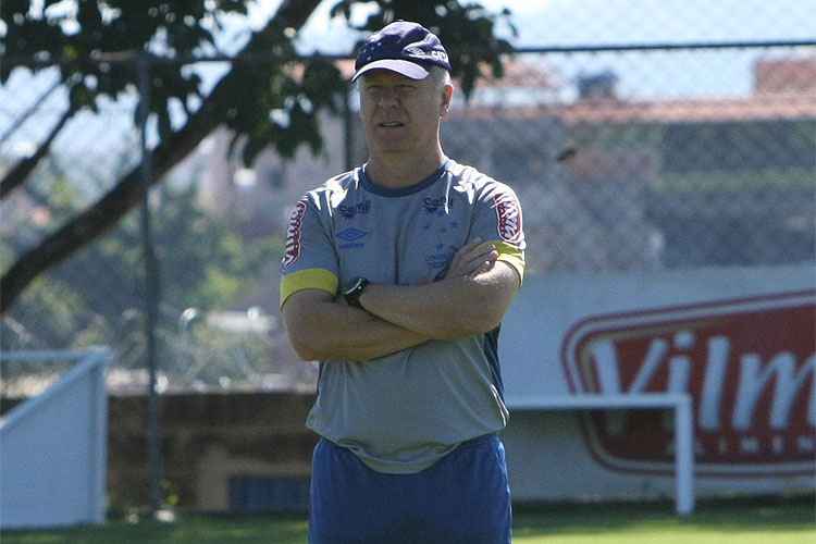Com três titulares poupados, Mano esconde time do Cruzeiro que ... - Superesportes