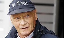 Niki Lauda acredita que S. Vettel pode bater feitos de Schumacher (REUTERS/Leonhard Foeger )