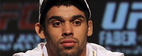Site diz que Renan Bar�o sofre les�o e n�o vai defender cintur�o interino (Photo by Jeff Bottari/Zuffa LLC/Zuffa LLC via Getty Images)