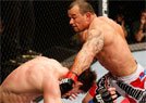 Gleison Tibau finaliza americano John Cholish  e se reabilita no UFC (Josh Hedges/Zuffa LLC UFC )