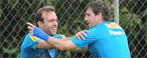 Montillo recebe todo apoio do elenco (Jorge Gontijo/EM/D.A Press)