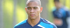Preservado, Walter sequer ficar� no banco de reservas neste domingo (Jorge Gontijo/EM/D.APress)