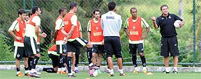 Lideran�a e apoio na mira alvinegra (Jorge Gontijo/EM/D.A Press)