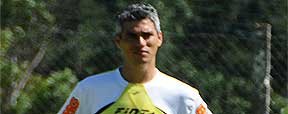 Rodrigo Heffner n�o v� problema em jogar contra o Nacional no Fari�o (Euler Junior/EM/D.A Press)