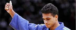 Leandro Guilheiro assume lideran�a do ranking mundial  at� os  78kg (REUTERS/Yves Herman)