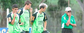 Coelho encara o Nacional em jogo adiado mirando a ponta do Estadual (Jorge Gontijo/EM/D.A Press)